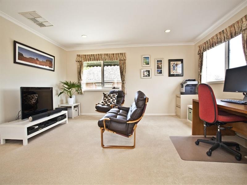 16 Southdown Avenue, Glen Waverley VIC 3150