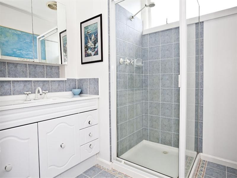 16 Southdown Avenue, Glen Waverley VIC 3150