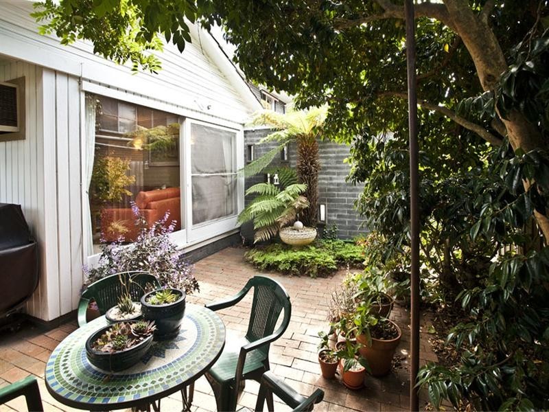 16 Southdown Avenue, Glen Waverley VIC 3150