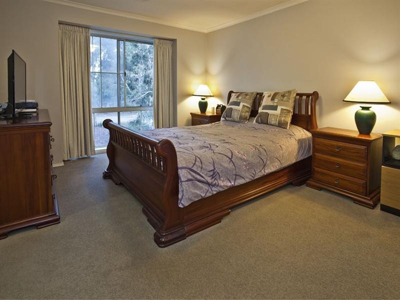 41 Crows Lane, Glen Waverley VIC 3150