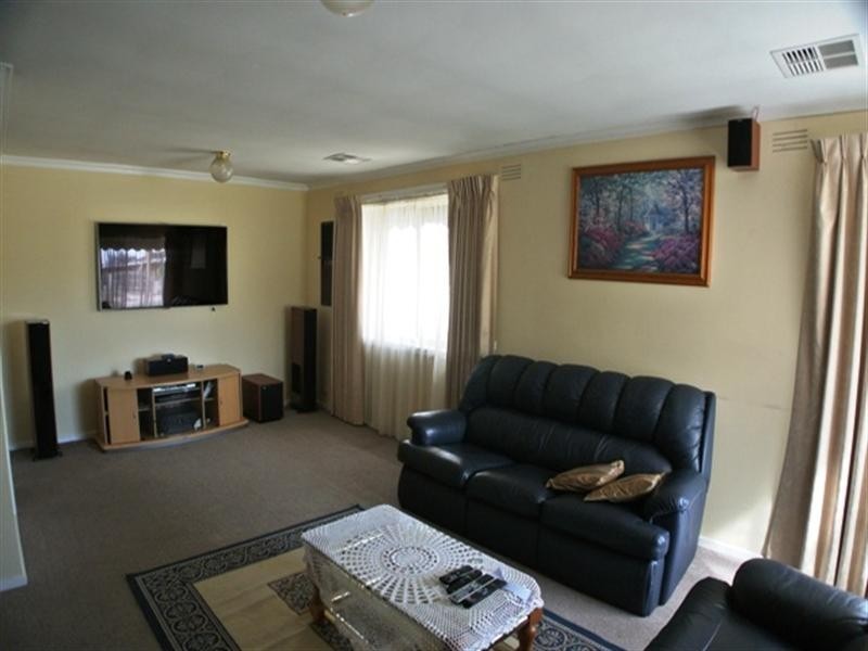 4 Sandowen Avenue, Burwood East VIC 3151