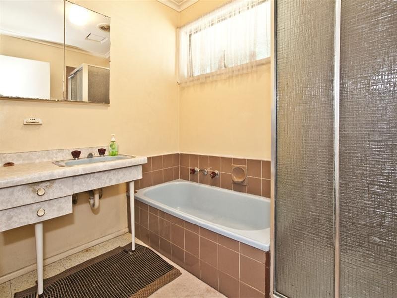 5 Plato Crescent, Wheelers Hill VIC 3150