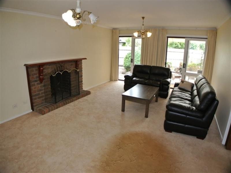 5 Dumfries Court, Glen Waverley VIC 3150