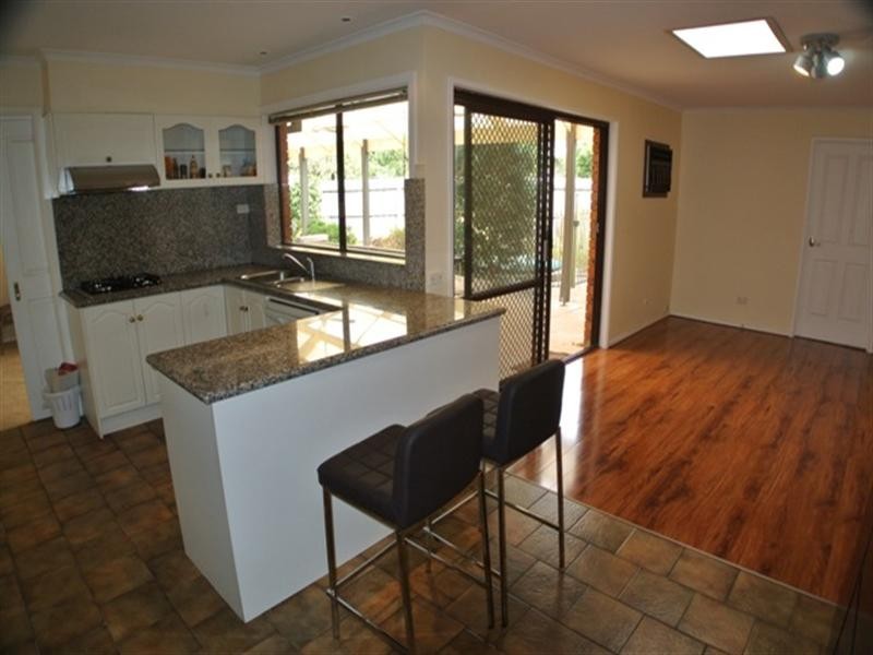 5 Dumfries Court, Glen Waverley VIC 3150