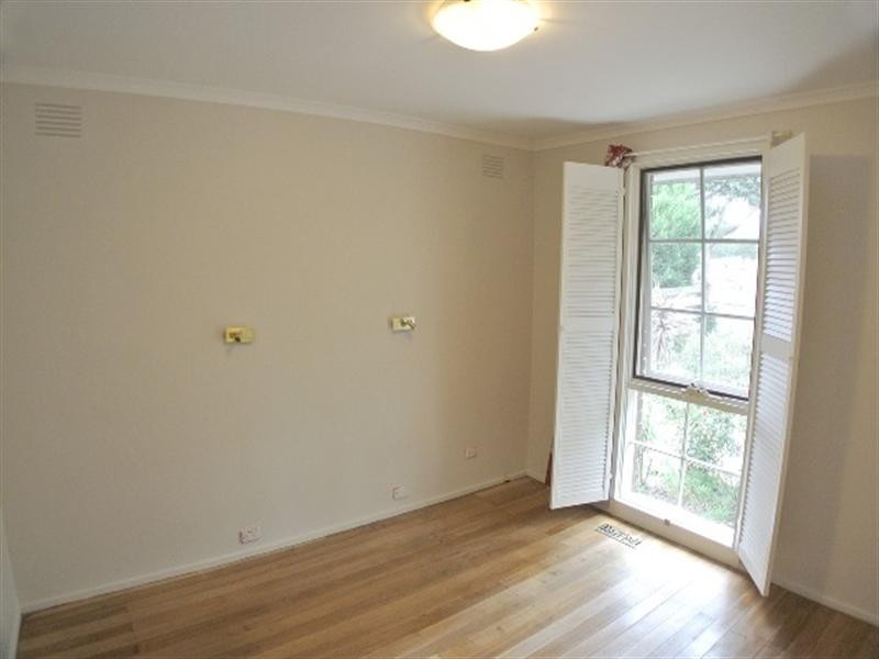 11 Chancellor Drive, Wheelers Hill VIC 3150