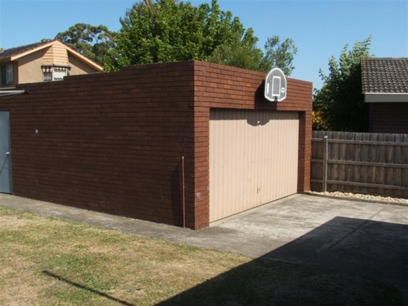 6 Fernvale Crescent, Wheelers Hill VIC 3150