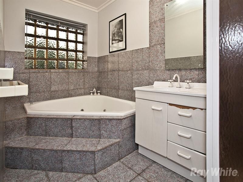 15 Galloway Street, Dandenong North VIC 3175