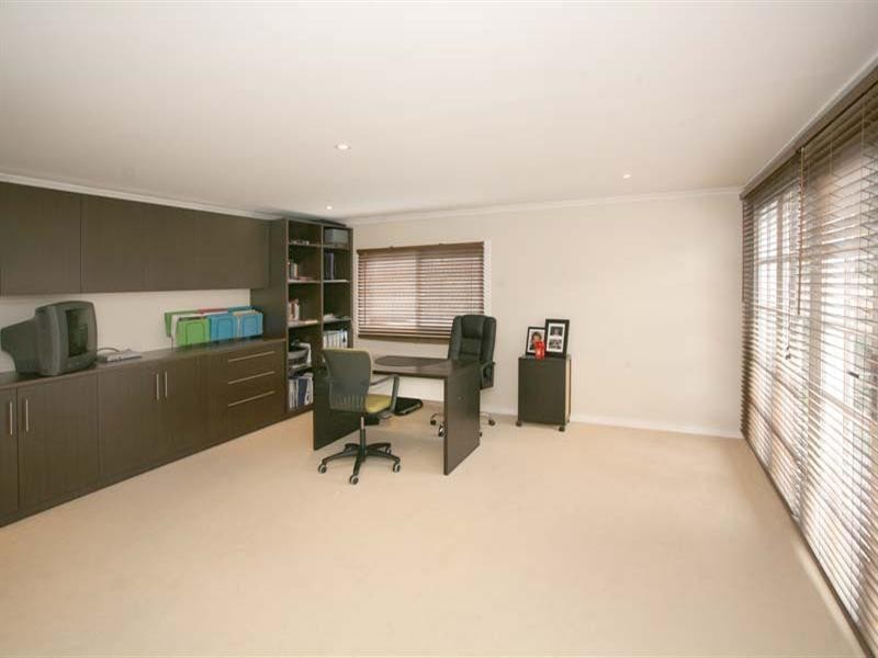 20 Bramley Crescent, Wheelers Hill VIC 3150