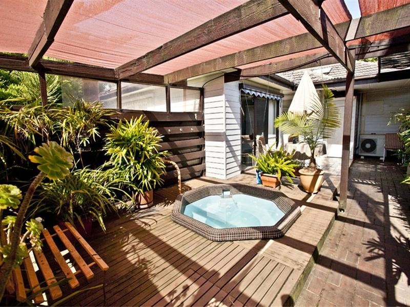 16 Allen Street, Glen Waverley VIC 3150