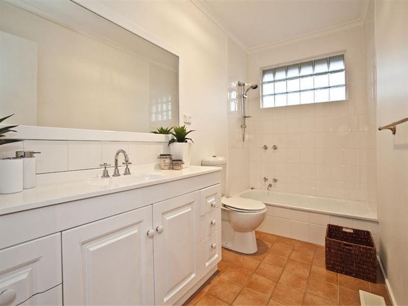 46 Rawdon Hill Drive, Dandenong North VIC 3175