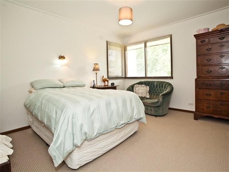 82 Leeds Road, Mount Waverley VIC 3149