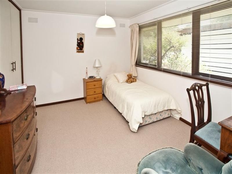 82 Leeds Road, Mount Waverley VIC 3149