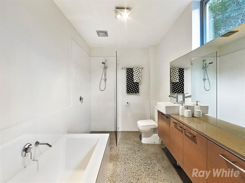 1/24 Bogong Avenue, Glen Waverley VIC 3150