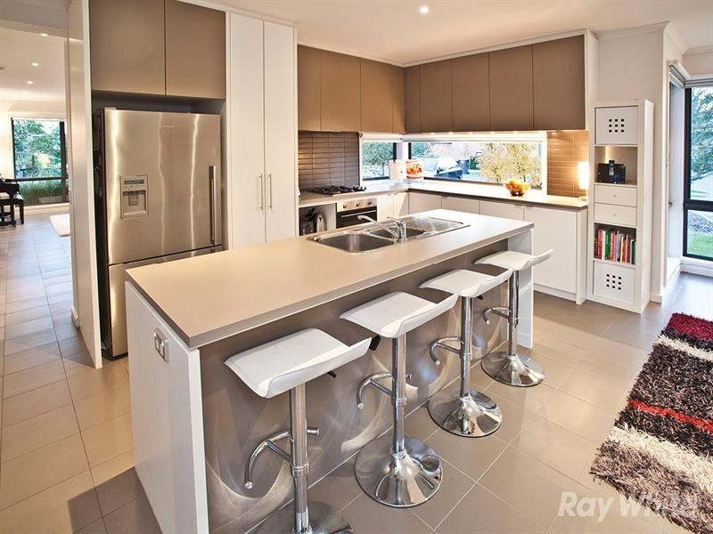 16 Ibrox Street, Mulgrave VIC 3170