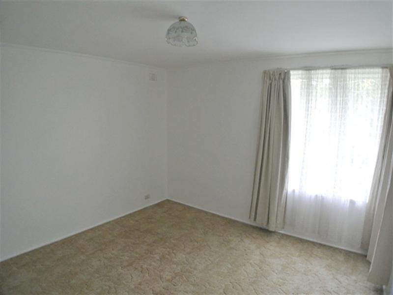 27 Kinnoull Grove, Glen Waverley VIC 3150