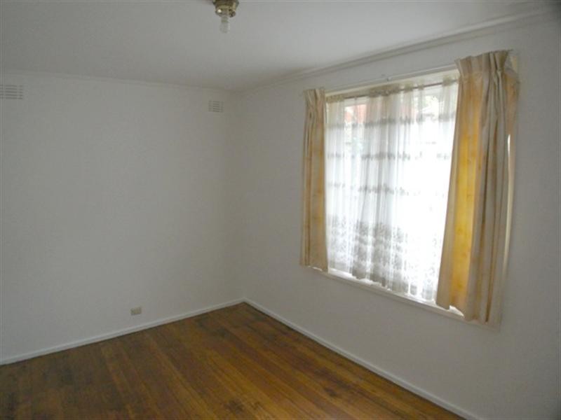 27 Kinnoull Grove, Glen Waverley VIC 3150