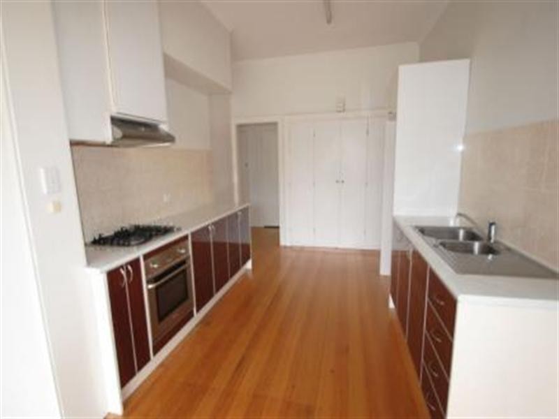 27 Wallace Road, Burwood VIC 3125