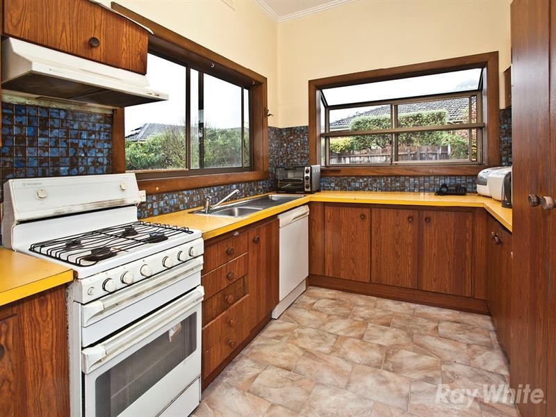 6 Myers Avenue, Glen Waverley VIC 3150