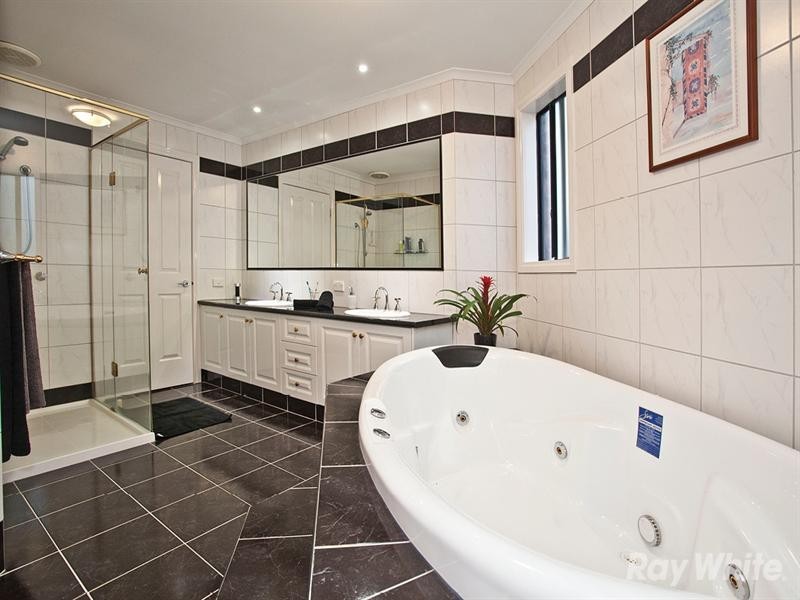 5 Alimar Road, Glen Waverley VIC 3150