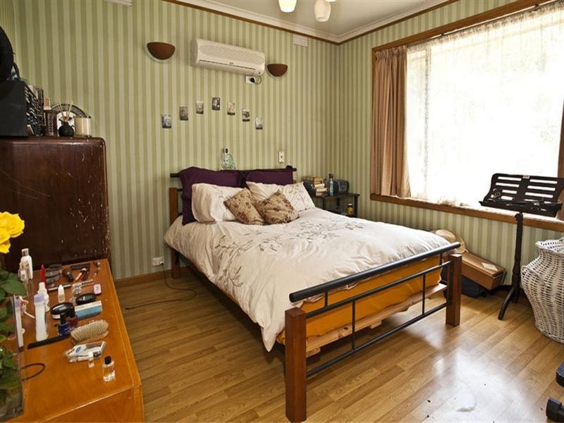 1 Arianne Road, Glen Waverley VIC 3150