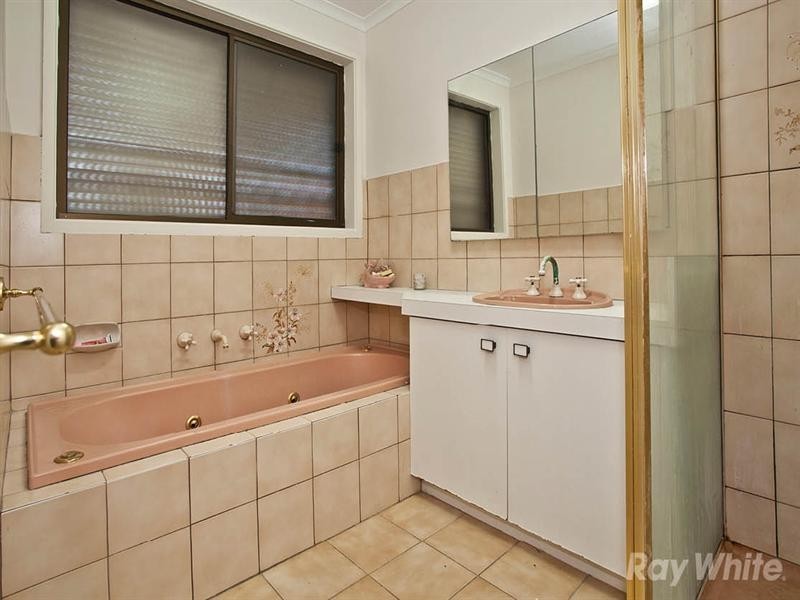 23 Bellbrook Drive, Dandenong North VIC 3175