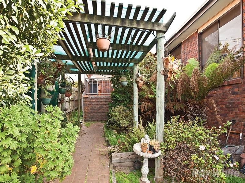 23 Bellbrook Drive, Dandenong North VIC 3175