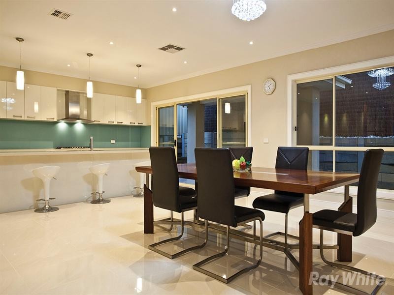 14 Aitchison Court, Glen Waverley VIC 3150