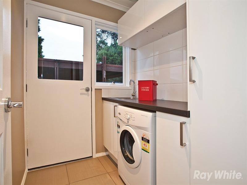 1/2 Monash Drive, Mulgrave VIC 3170