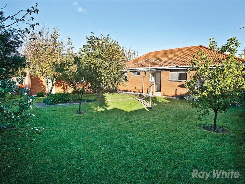 8 Wattle Grove, Mulgrave VIC 3170