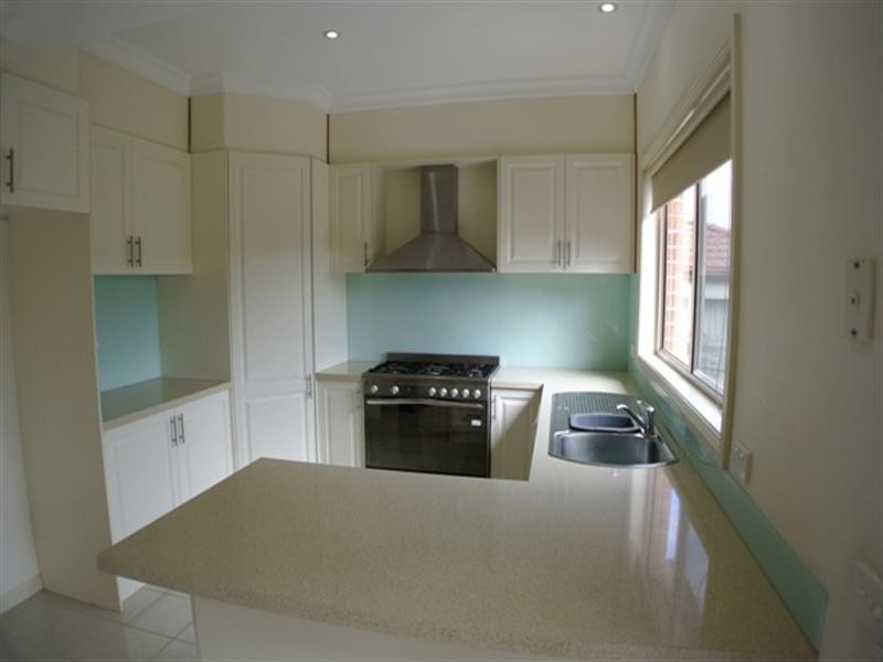 2/47 Pepperell Avenue, Glen Waverley VIC 3150