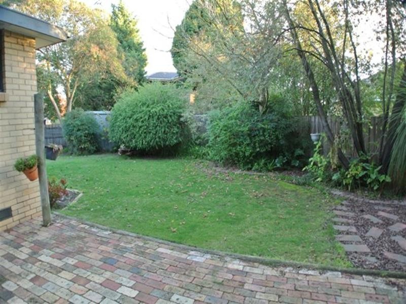 2 Hampton Court, Glen Waverley VIC 3150