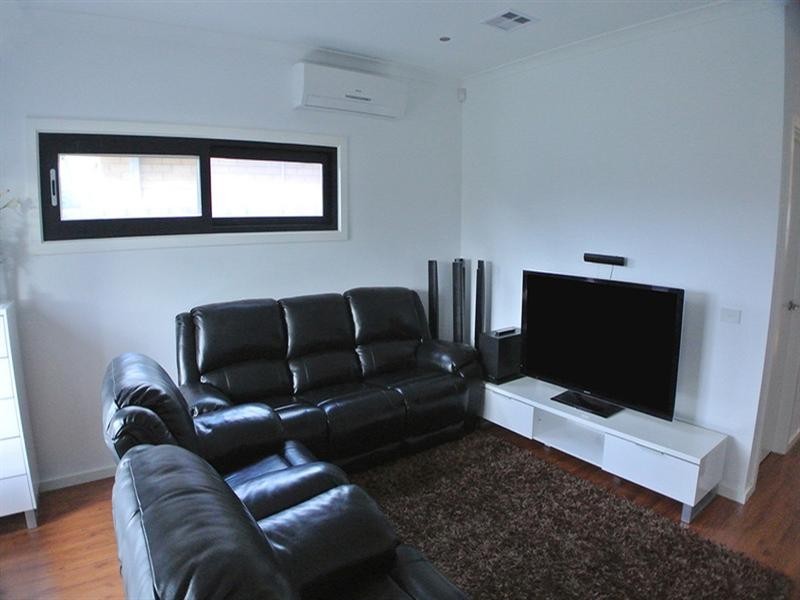 30C Oakes Avenue, Clayton South VIC 3169