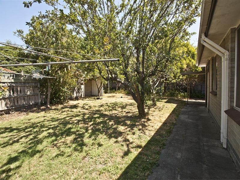 1 Arianne Road, Glen Waverley VIC 3150