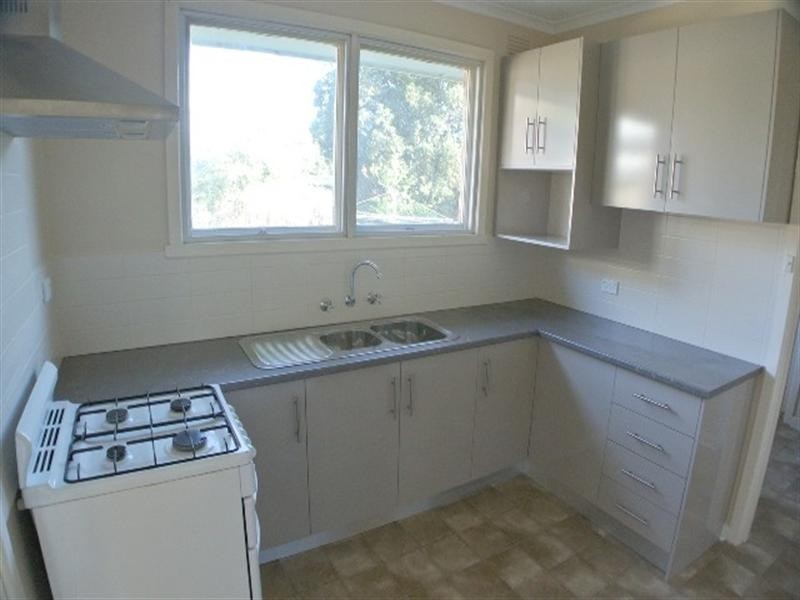 18 Roberts Street, Glen Waverley VIC 3150