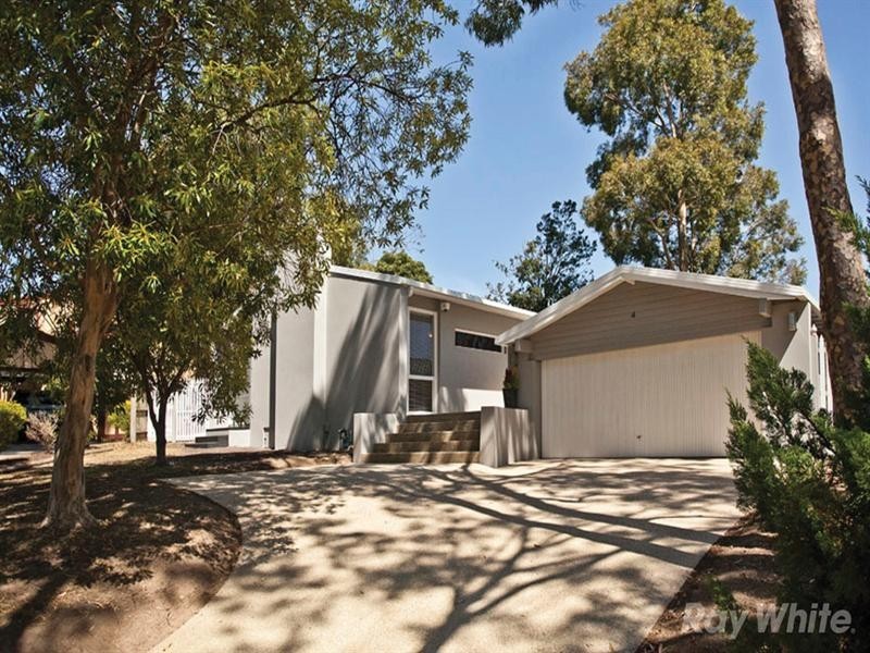 4 Glen Tower Drive, Glen Waverley VIC 3150