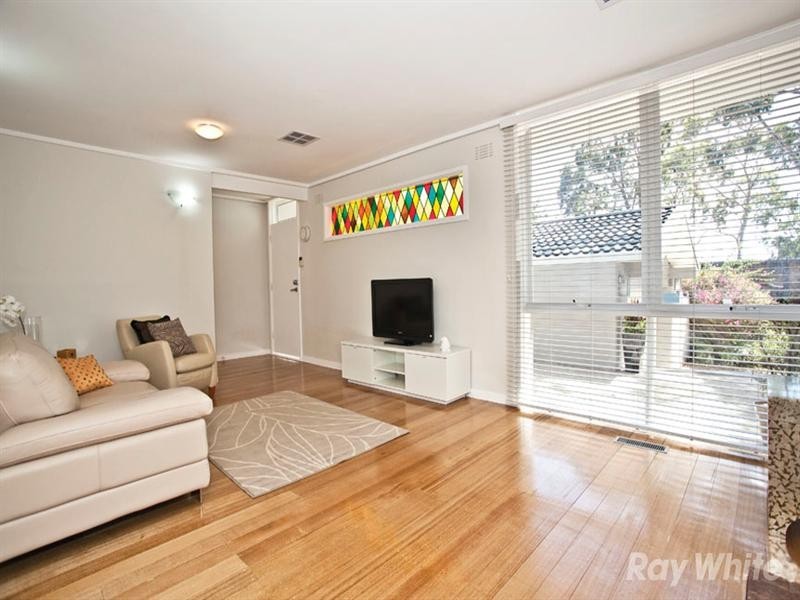 4 Glen Tower Drive, Glen Waverley VIC 3150