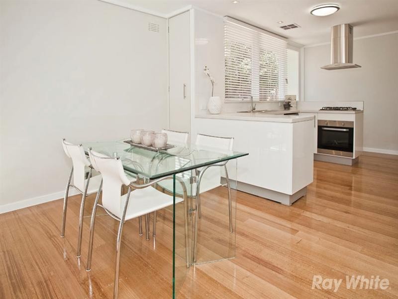 4 Glen Tower Drive, Glen Waverley VIC 3150