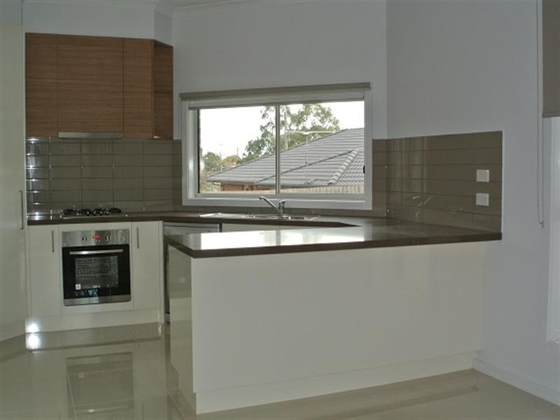 2/5 Clunies Ross Crescent, Mulgrave VIC 3170