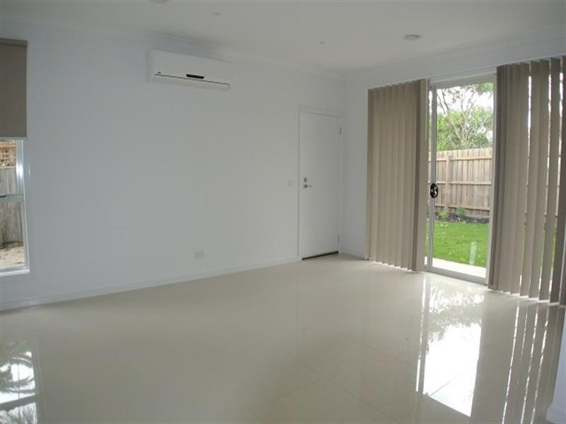 2/5 Clunies Ross Crescent, Mulgrave VIC 3170