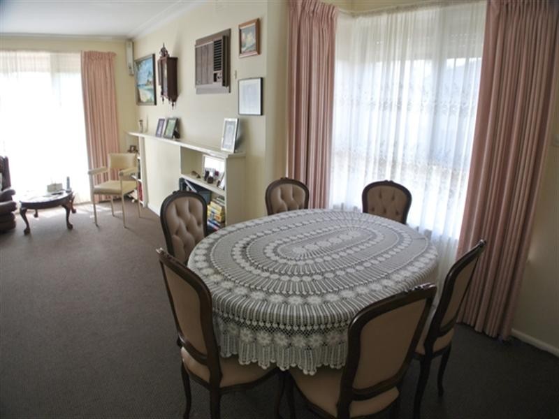 4 Hampstead Crescent, Glen Waverley VIC 3150