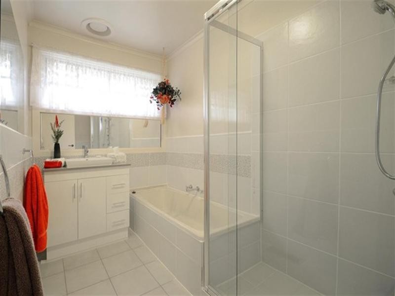 2 Lilian Street, Glen Waverley VIC 3150