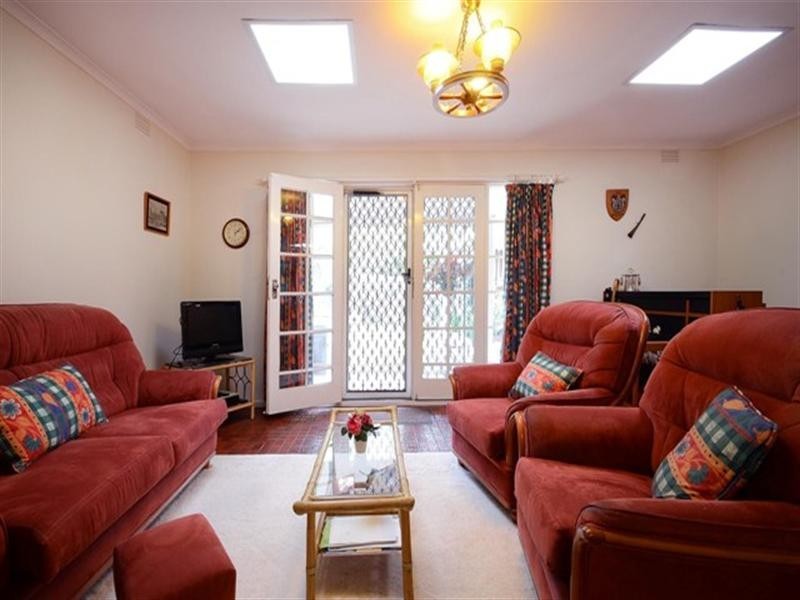 2 Lilian Street, Glen Waverley VIC 3150