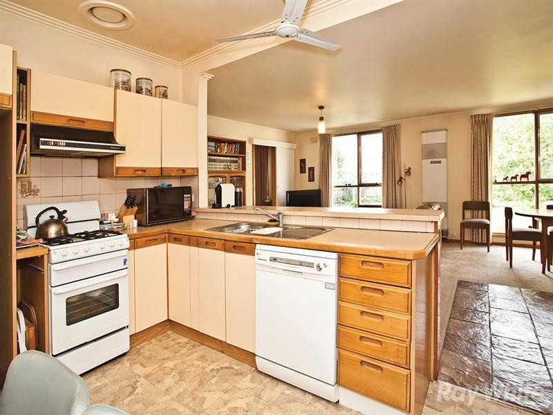 2 Bithel Street, Glen Waverley VIC 3150