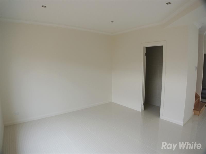 2/63 Highfield Avenue, Mulgrave VIC 3170