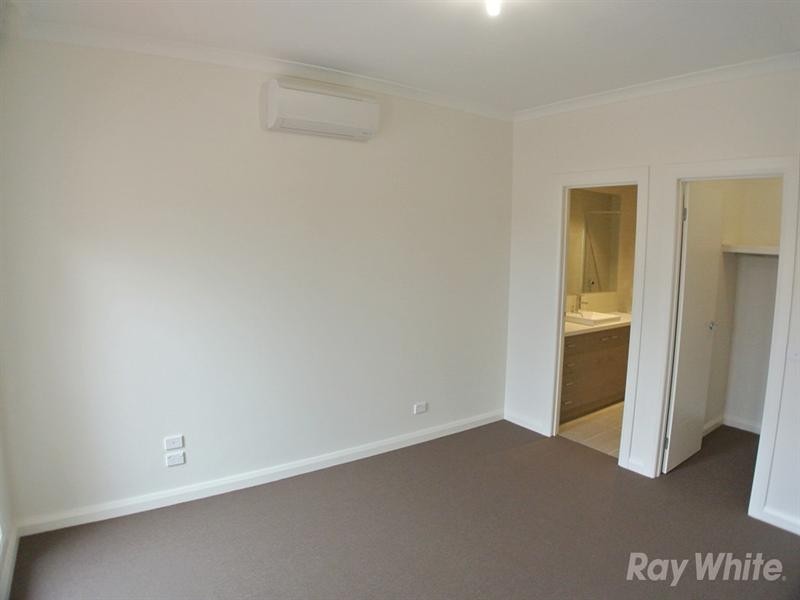 2/63 Highfield Avenue, Mulgrave VIC 3170