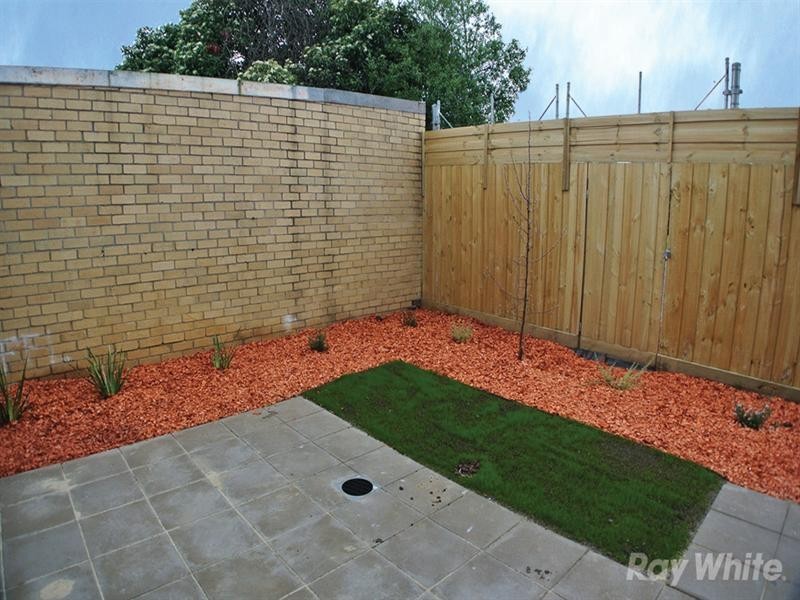 2/63 Highfield Avenue, Mulgrave VIC 3170