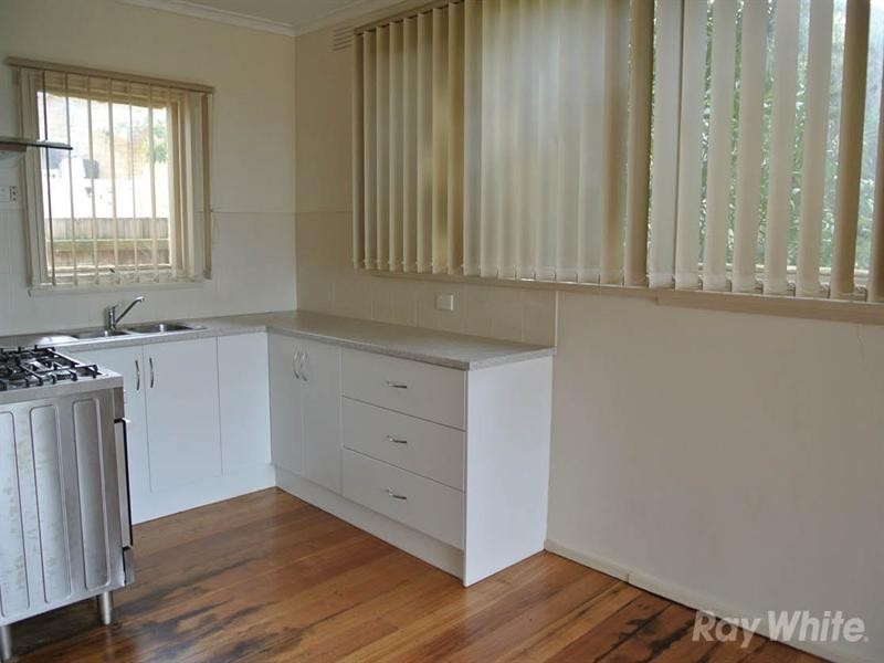 10 Mandowie Road, Glen Waverley VIC 3150