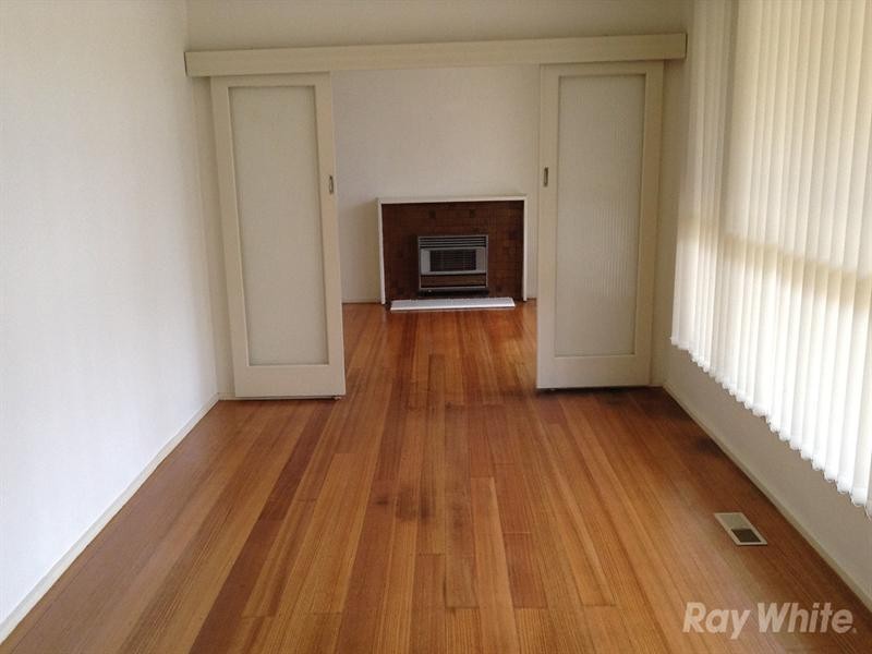 10 Mandowie Road, Glen Waverley VIC 3150