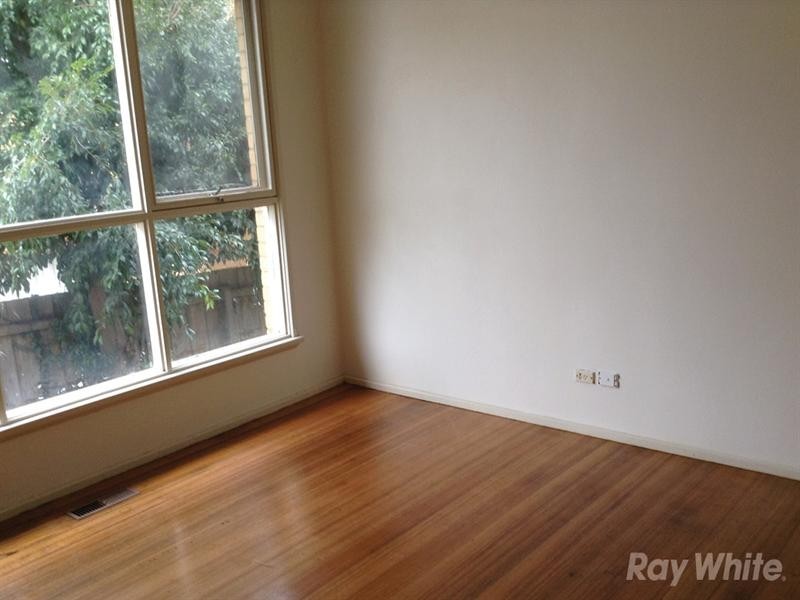 10 Mandowie Road, Glen Waverley VIC 3150