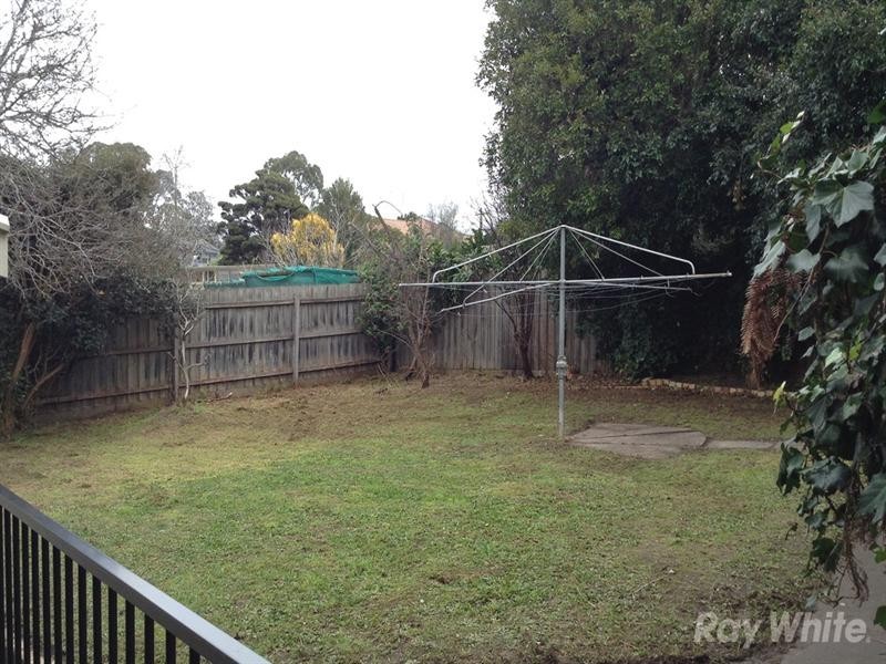 10 Mandowie Road, Glen Waverley VIC 3150